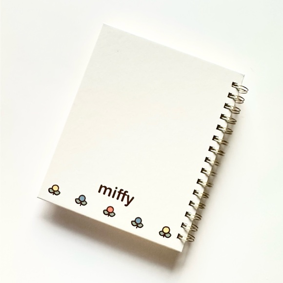 Miffy 2026 Weekly Planner with Artworks. - Picture 7 of 7